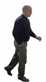 Homme marchant avec carte d'opacité (Alfredo)